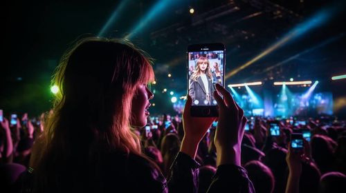 Berita perusahaan terbaru tentang Penggemar Taylor Swift Bersukacita: Permainan Kartu 'The Great War' Membawa Tur Era ke Malam Permainan Anda