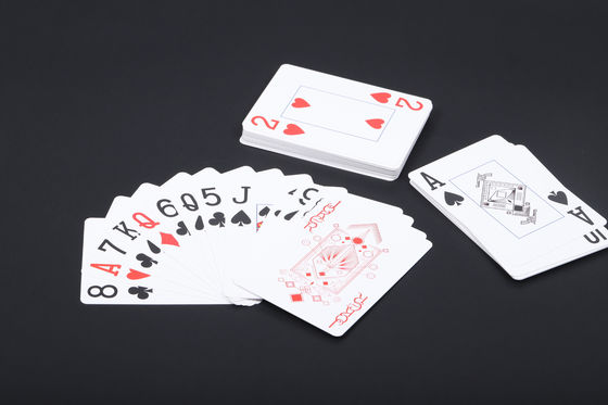 Harga yang bagus CMYK Pencetakan Kartu Poker Ratu Kartu Main Pribadi Bulk on line