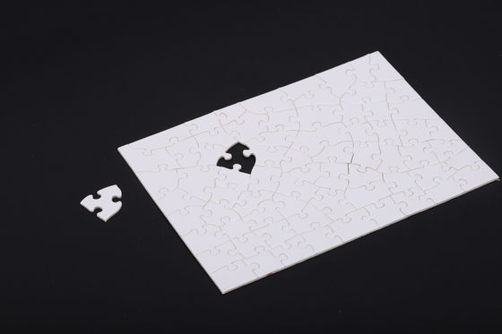 Harga yang bagus Interlocking Puzzle Bermain Kartu Black Spade Kartu OEM on line